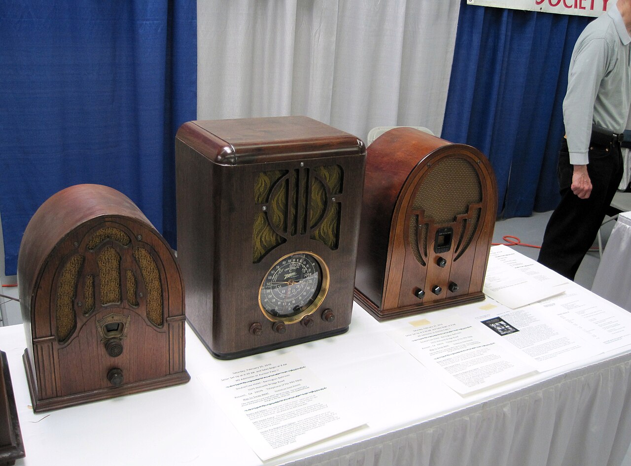 Vintage tube radios, the ancestors of today's online Disney radio station